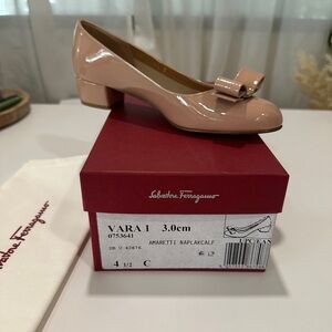 Salvatore Ferragamo Vara Heels